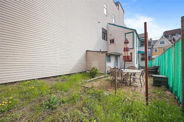 view of yard featuring fence