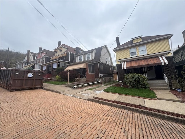 view of front of property featuring a residential view