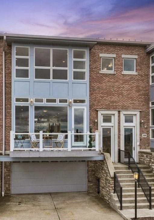 304 Bigbee St, Mt Washington, PA 15211 - photo 1