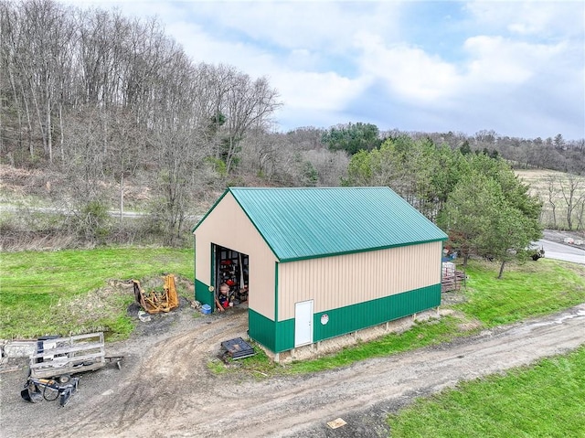 2072 Washington, Washington Twp Wml, PA 15613 - view of pole building featuring dirt driveway