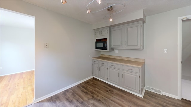 579 Clifton Rd, Bethel Park, PA 15102 - photo 16