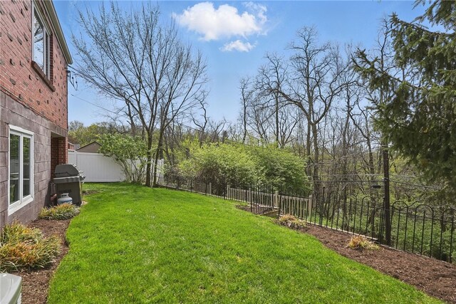 1072 Greenlawn Dr, Green Tree, PA 15220 - photo 31