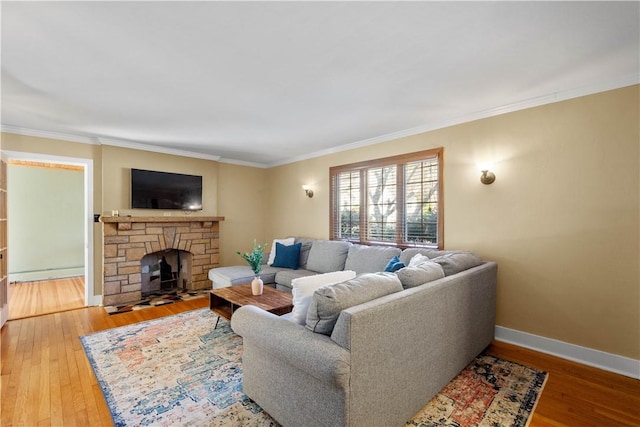 159 Inglewood Dr, Mt Lebanon, PA 15228 - living area featuring light wood-style flooring, baseboards, and crown molding