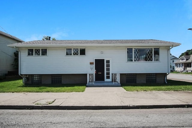 600 Indiana Ave, Monaca, PA 15061 - view of split foyer home