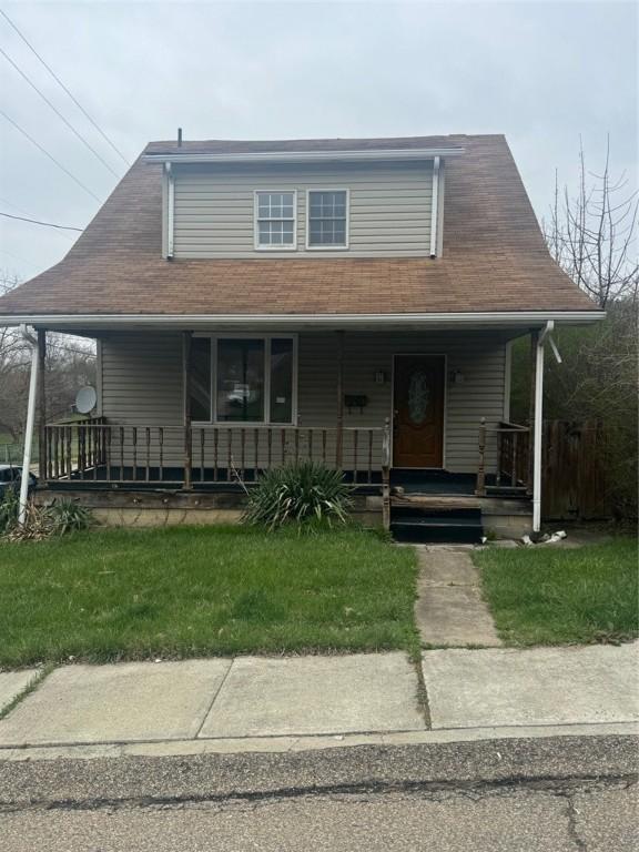 1501 Stewart St, New Kensington, PA 15068 - farmhouse featuring covered porch
