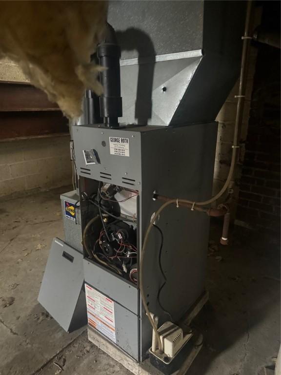 1501 Stewart St, New Kensington, PA 15068 - view of utility room