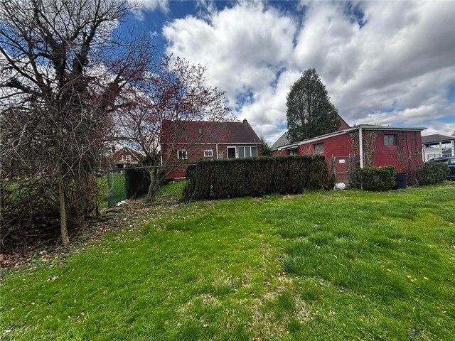 view of yard featuring fence