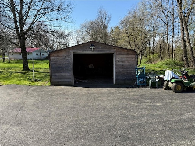 1611 Oneida Valley Rd, Concord Twp, PA 16025 - view of outdoor structure featuring aphalt driveway and an outbuilding