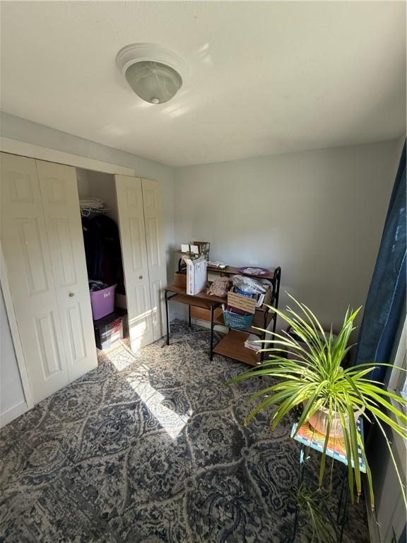 1611 Oneida Valley Rd, Concord Twp, PA 16025 - view of sitting room