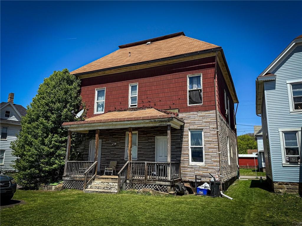 423 New Castle St, City Of But Nw, PA 16001 - photo 2