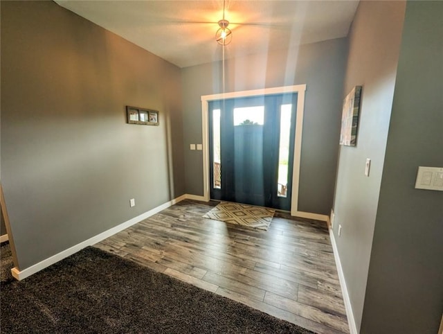 109 Brianna Ln, Oakland Twp, PA 16025 - entryway featuring wood finished floors and baseboards