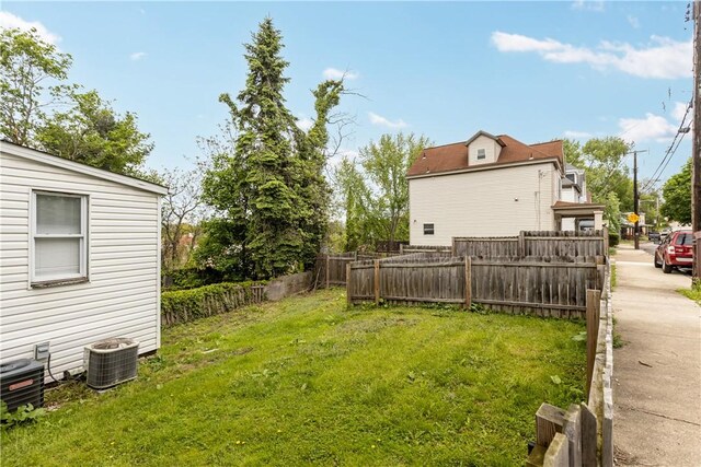 17 Lelia St, Mt Washington, PA 15211 - view of yard with central AC