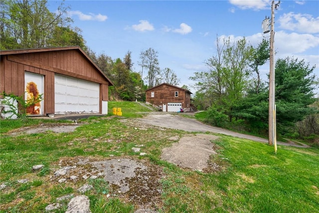 view of detached garage