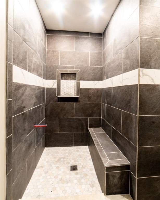 3052 Phelan Way, Polish Hill, PA 15219 - bathroom featuring tiled shower