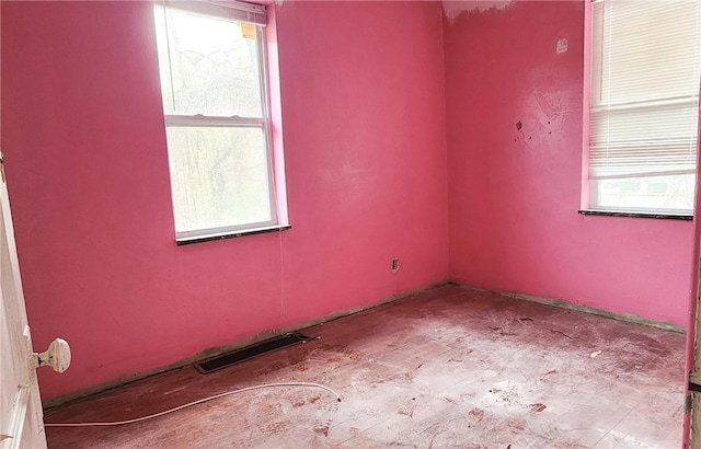 3409 Evergreen Rd, Ross Twp, PA 15237 - empty room with healthy amount of natural light