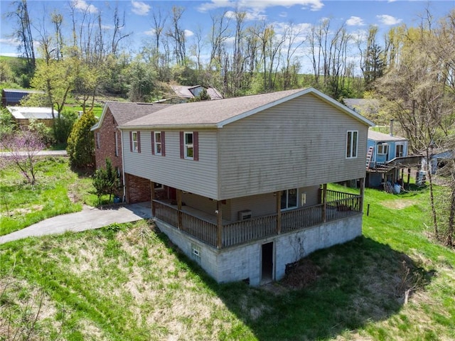 116 Dutchtown Rd, Sewickley Twp, PA 15637 - view of side of property featuring a yard