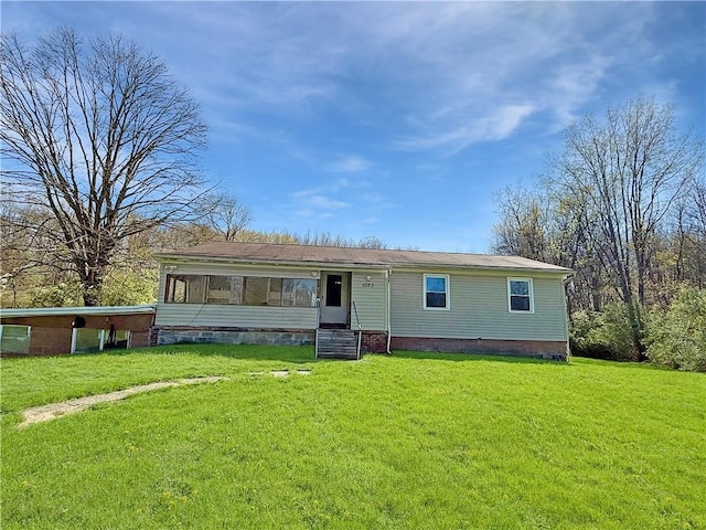 1025 S Lake Rd, Pa, PA 16137 - manufactured / mobile home with entry steps and a front yard