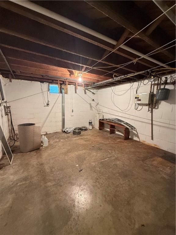 318 Hamburg Rd, Hempfield Twp Mer, PA 16125 - view of unfinished basement