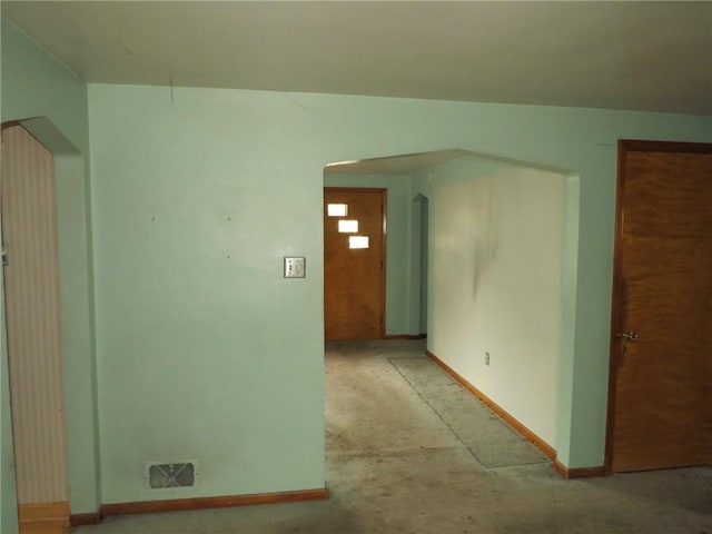 1185 Colgate Dr, Monroeville, PA 15146 - corridor with arched walkways and baseboards