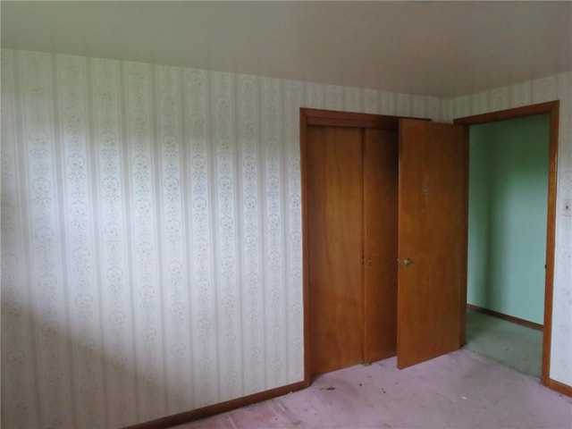 1185 Colgate Dr, Monroeville, PA 15146 - carpeted bedroom featuring a closet and wallpapered walls