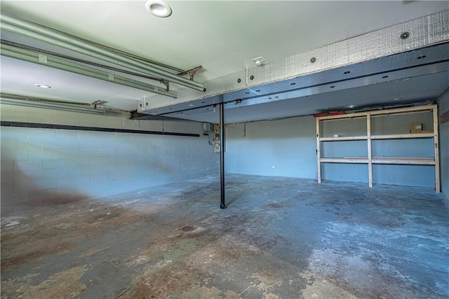 215 Wyngate Rd, Moon/Crescent Twp, PA 15108 - garage with concrete block wall