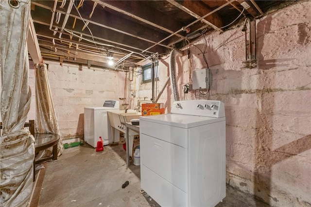 1163 Chislett, Morningside, PA 15206 - clothes washing area with washer and dryer, a sink, and laundry area