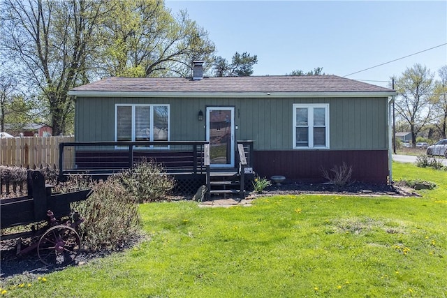 337 Whitestown Rd, Twp Of But Nw, PA 16001 - view of front facade with a front lawn, roof with shingles, and fence