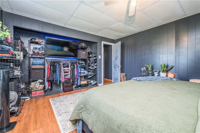 337 Whitestown Rd, Twp Of But Nw, PA 16001 - bedroom with ceiling fan and wood finished floors