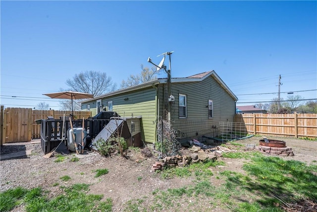 337 Whitestown Rd, Twp Of But Nw, PA 16001 - back of house featuring fence