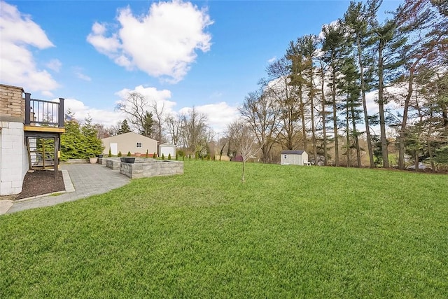 464 Crescent Blvd, Moon/Crescent Twp, PA 15046 - view of green lawn with stairs