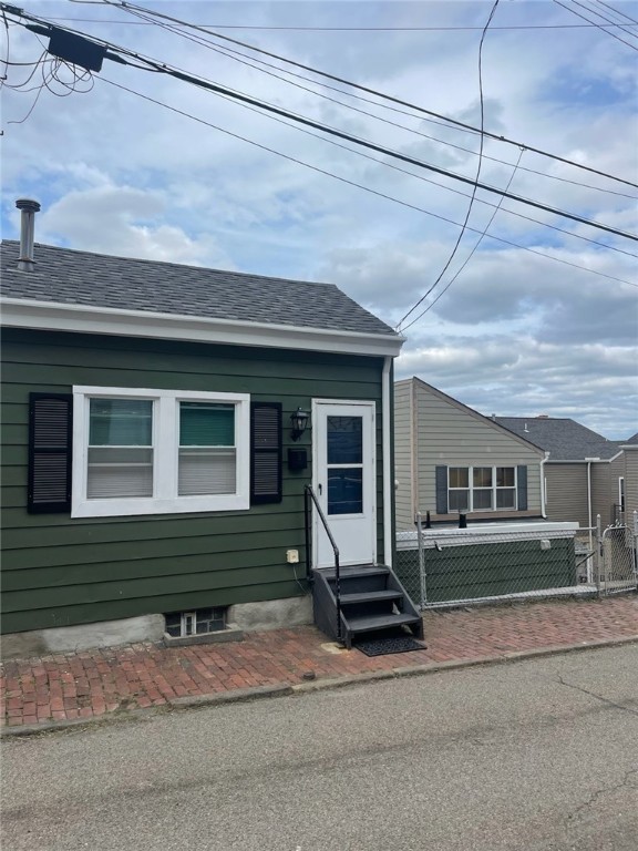 9 Gregory St, South Side, PA 15203 - photo 1
