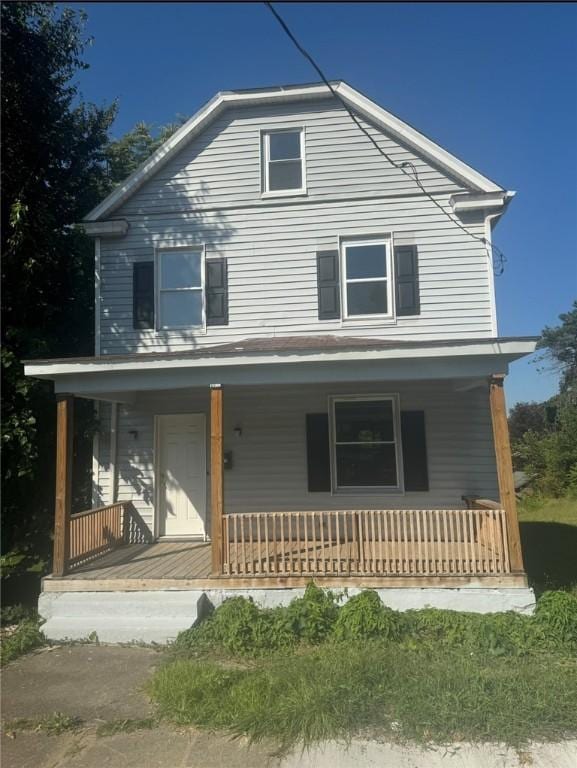 view of front of property featuring a porch