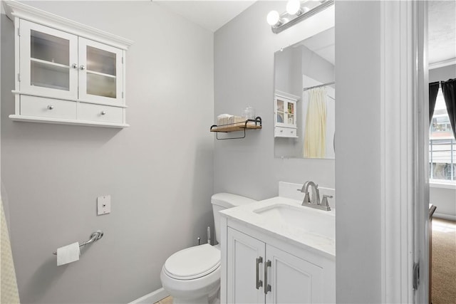 2113 Wharton St, South Side, PA 15203 - full bath featuring baseboards, a shower with shower curtain, toilet, and vanity