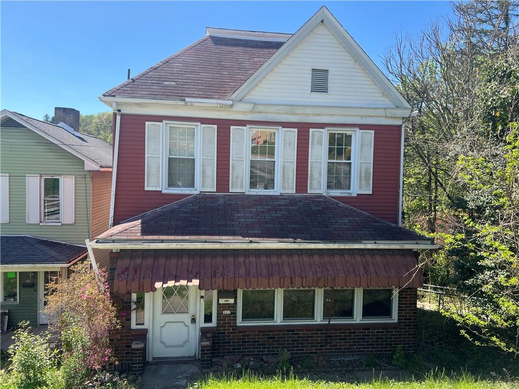 327 3rd St, Leechburg Boro, PA 15656