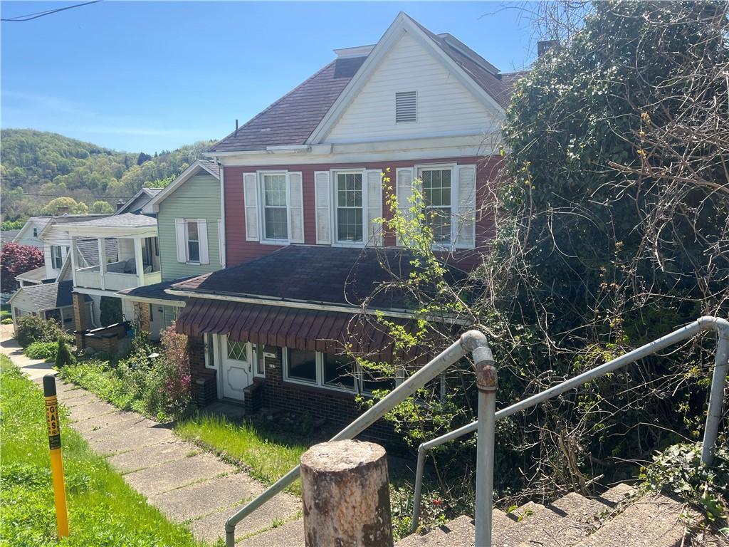 327 3rd St, Leechburg Boro, PA 15656