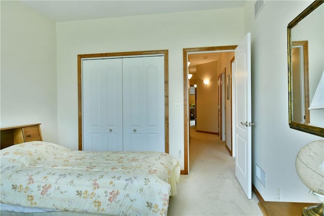 3461 Silver Ridge Ct, Hermitage, PA 16148 - bedroom featuring visible vents, a closet, and light colored carpet