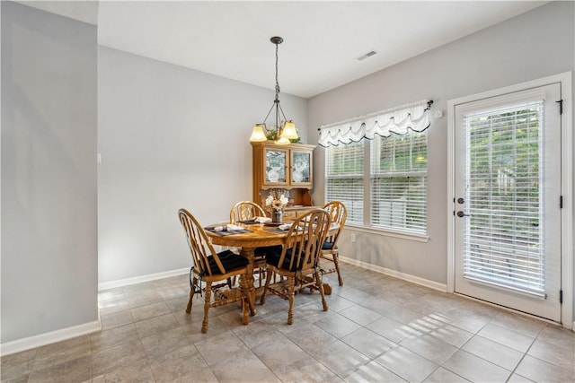 112 Aprilmae Way, Ross Twp, PA 15237 - dining room with baseboards and visible vents