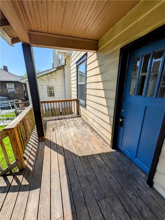 108 Mccandless St, Arnold, PA 15068 - view of wooden terrace