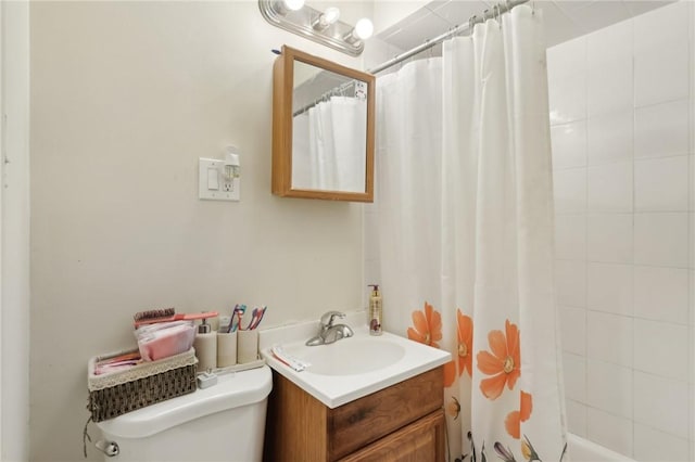 715-717 Hiland Ave, Coraopolis, PA 15108 - full bathroom with toilet, curtained shower, and vanity
