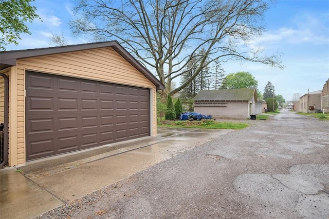 view of detached garage