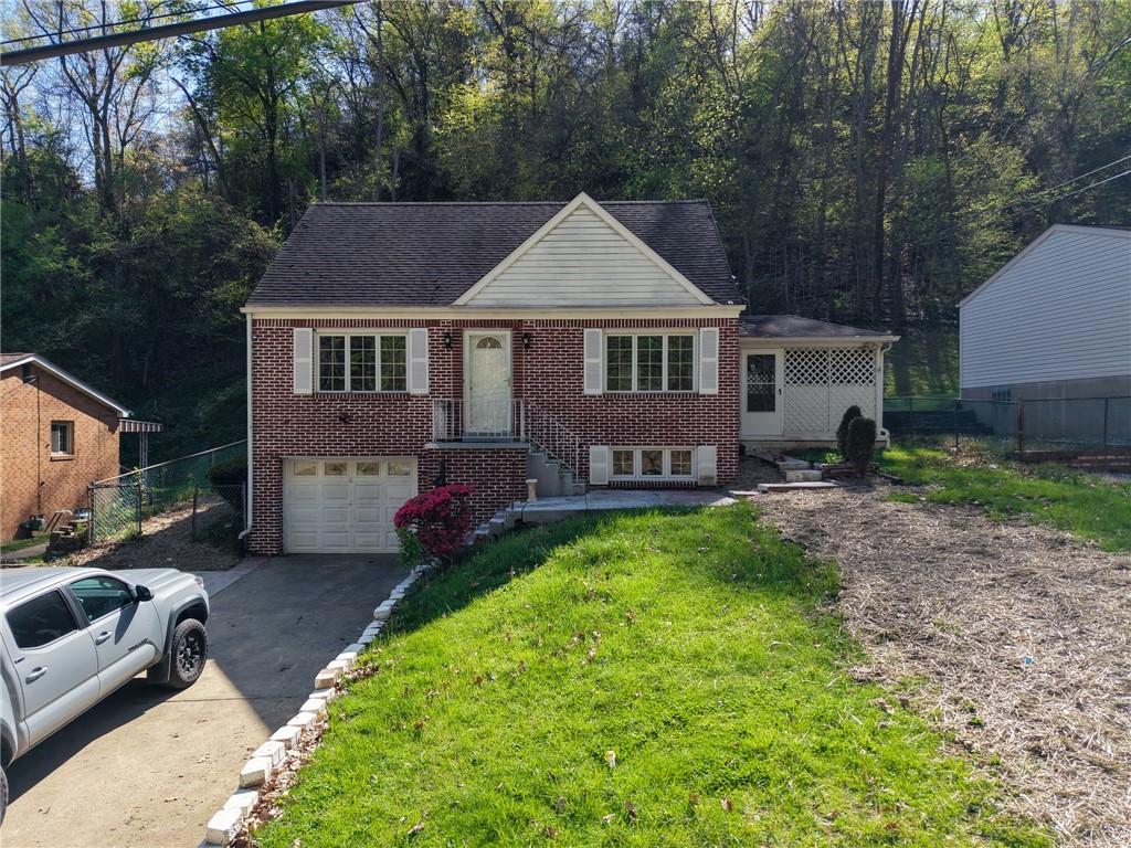 454 Marshall Dr, Mckeesport, PA 15132 - photo 1