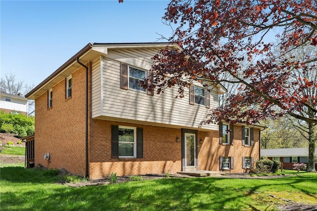116 Thornberry Dr, Churchill Boro, PA 15235 - split level home with a front yard and brick siding