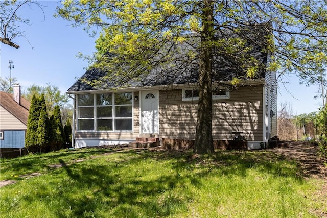 113 Bryant Dr, Penn Hills, PA 15235 - view of front of house featuring entry steps and a front lawn