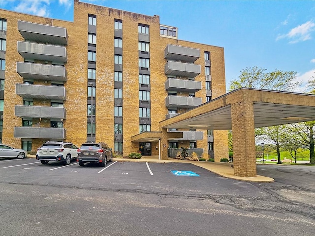 820 E Beau St Unit 2J, South Strabane, PA 15301 - view of property with uncovered parking