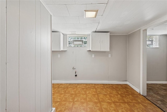 410 Butz St, New Castle/3Rd, PA 16101 - clothes washing area with baseboards