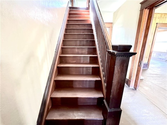 432 Boyles Ave, New Castle/2Nd, PA 16101 - view of staircase