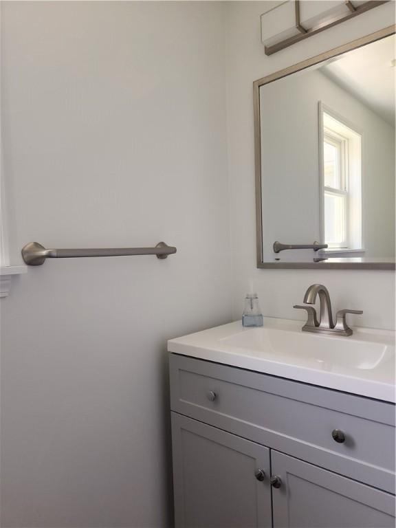 525 E Old Lincoln Hwy, Ligonier Twp, PA 15658 - bathroom featuring vanity