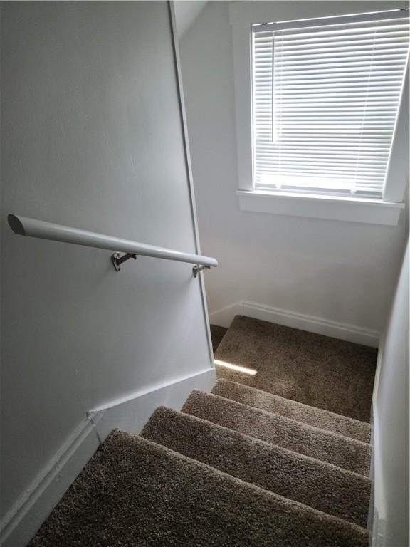 525 E Old Lincoln Hwy, Ligonier Twp, PA 15658 - stairs featuring baseboards