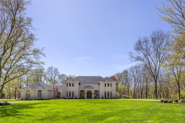 118 Lakeland Dr, Adams Twp, PA 16046 - view of front of property featuring stucco siding and a front yard