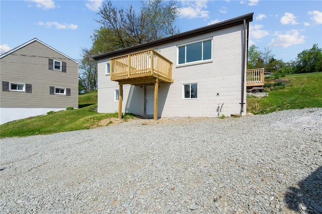 1460 Guffey Rd, North Huntingdon, PA 15642 - back of house with a wooden deck